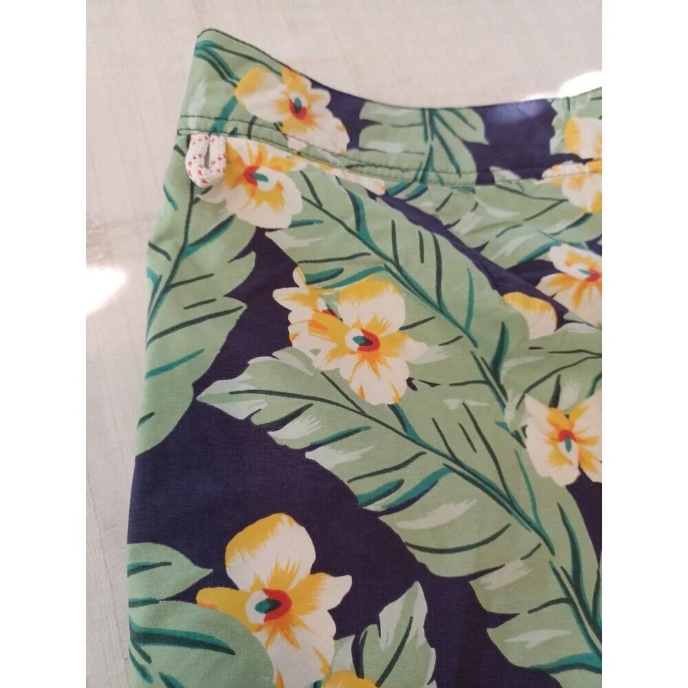 J. Crew blue floral swim trunks swim shorts mens 34 built-in brief beach tropica